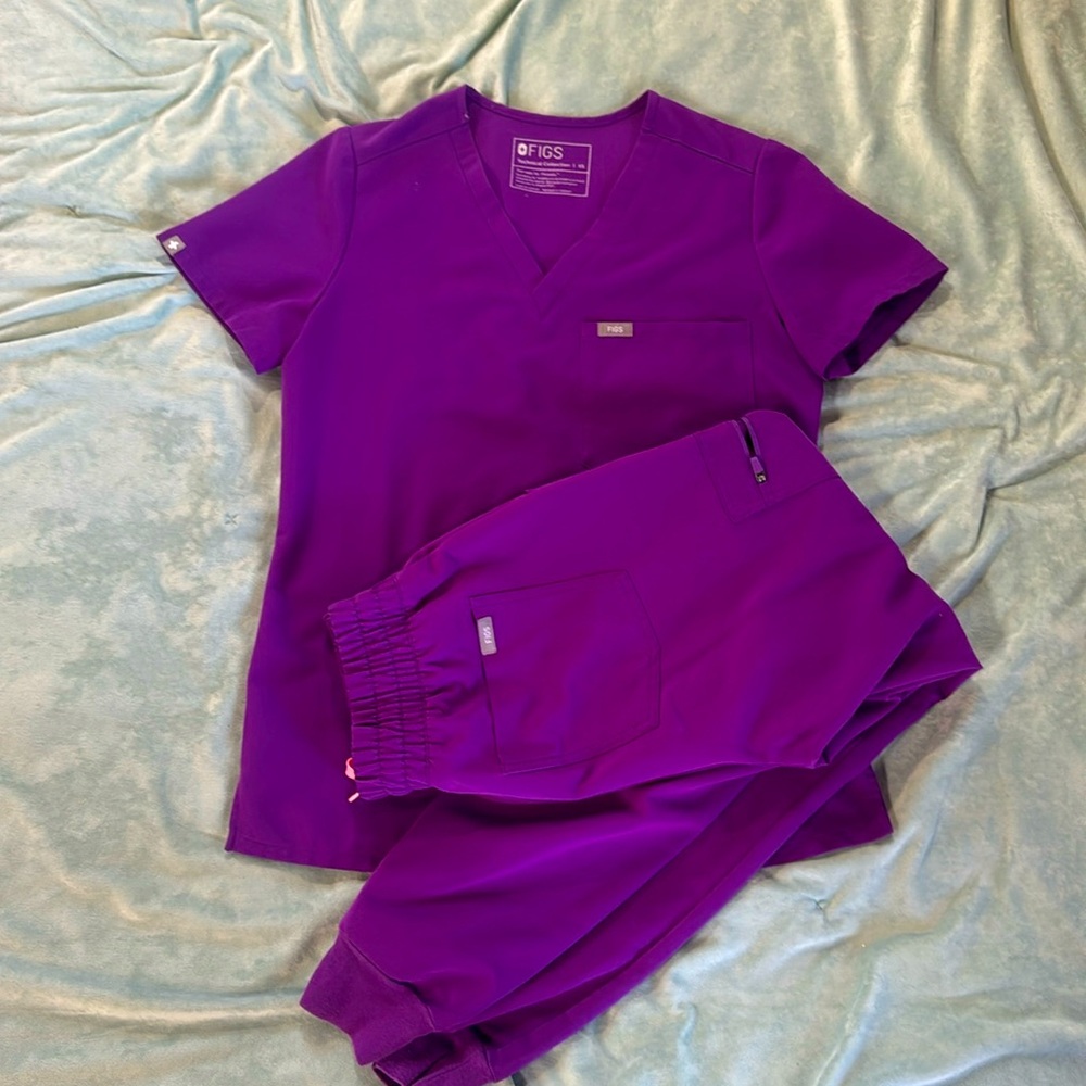 FIGS Magic Purple High-Waisted Zamora scrub set (XS)